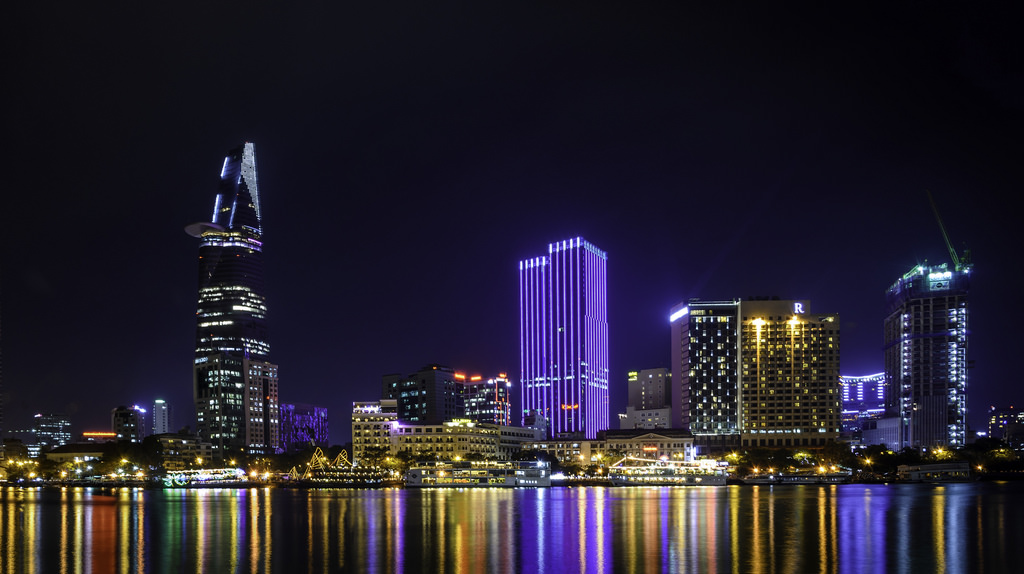 THE INTIMATE SAIGON BY NIGHT