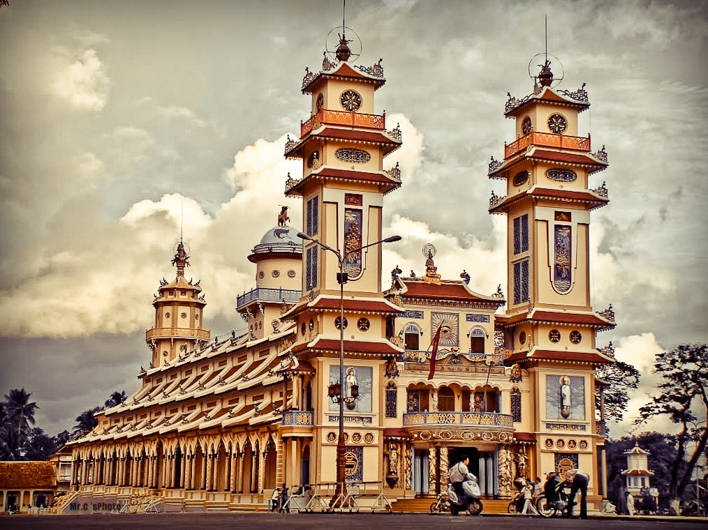 CU CHI & TAY NINH HOLLY LAND (FULL DAY WITH LUNCH)